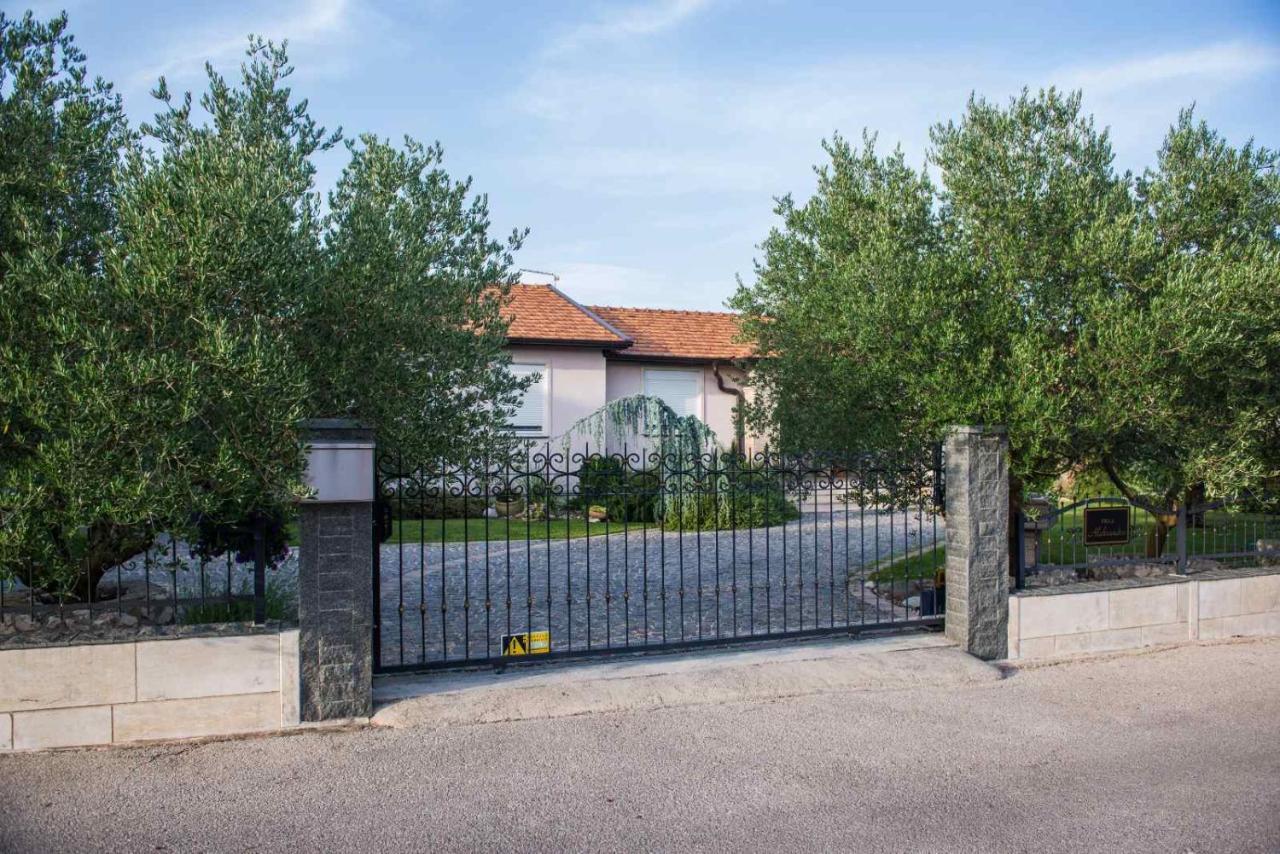 Villa Aleksandra Liyubuşka Dış mekan fotoğraf