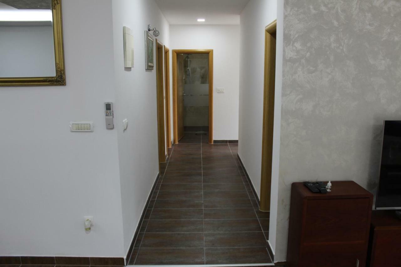 Villa Aleksandra Liyubuşka Dış mekan fotoğraf